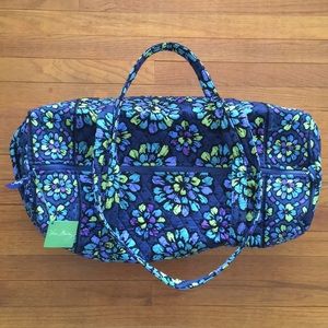 NWT • Vera Bradley Large Duffle